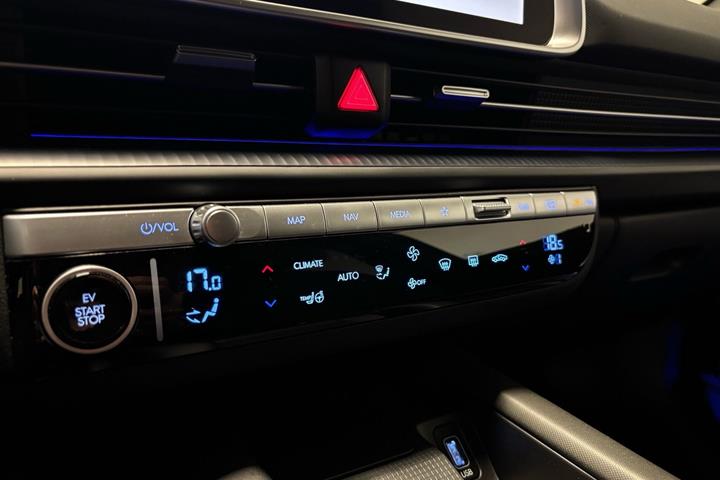 Blå Hyundai Ioniq 6 fra 2024