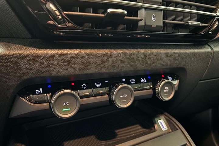 Sort Citroën ë-C4 X fra 2024