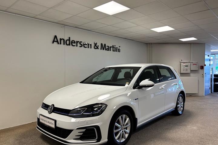 Hvid VW Golf fra 2020