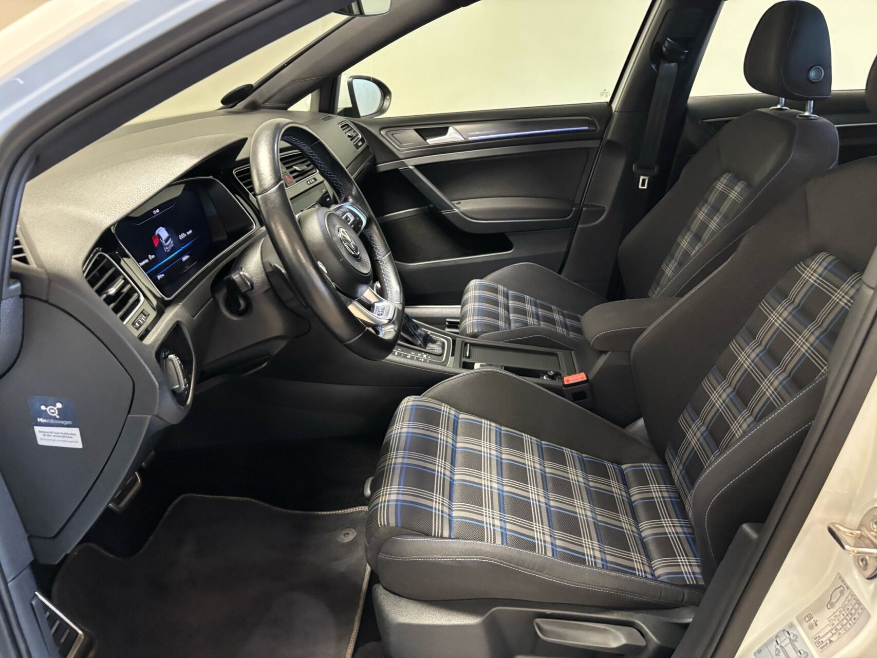 Hvid VW Golf fra 2020