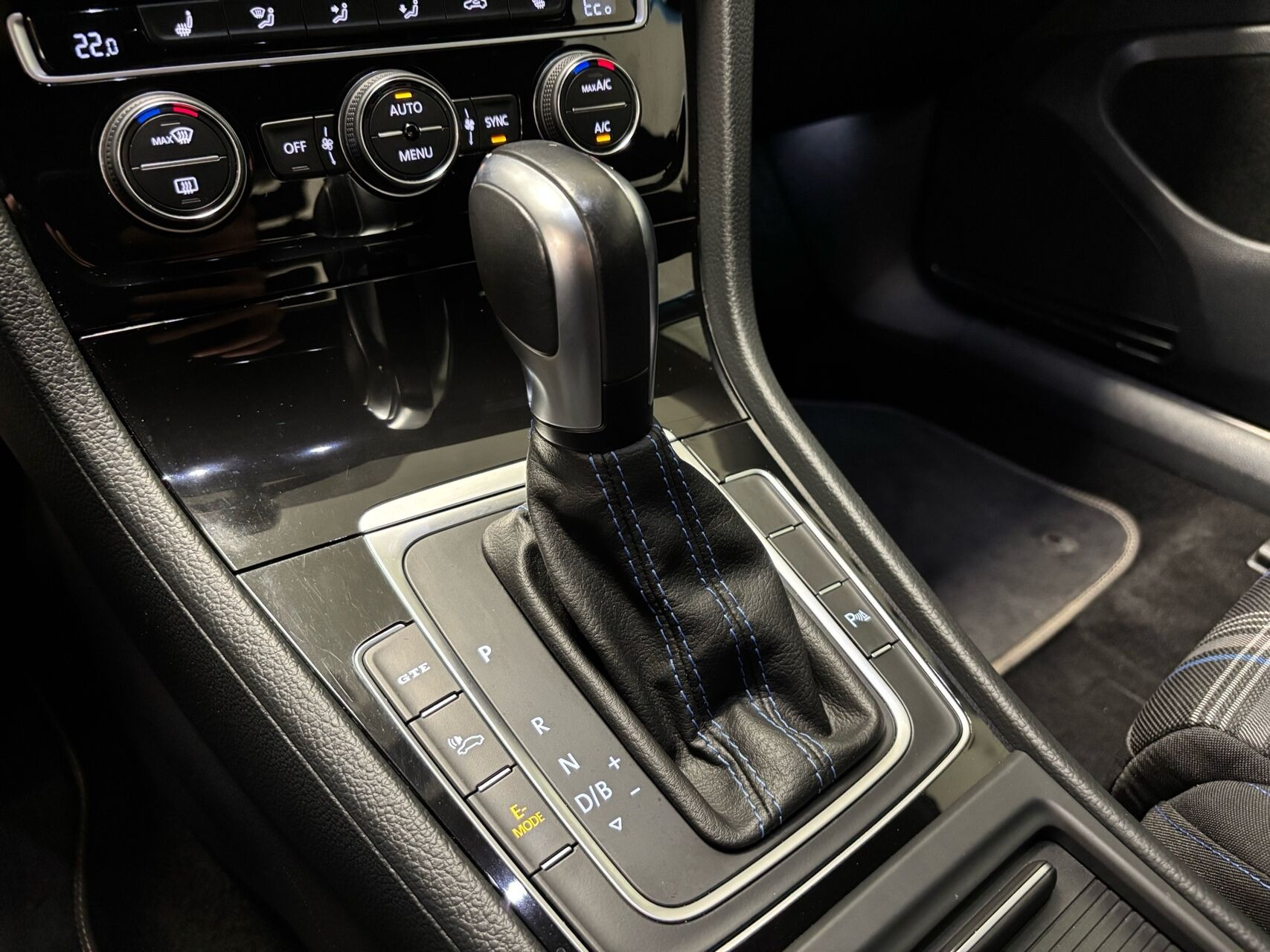 Hvid VW Golf fra 2020