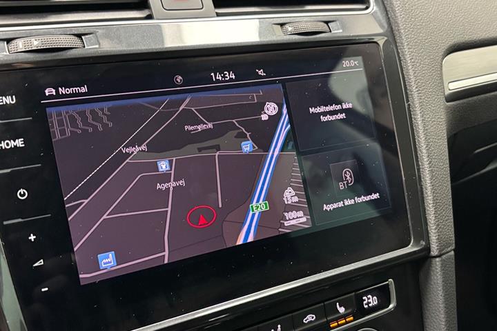 Grå VW Golf fra 2020
