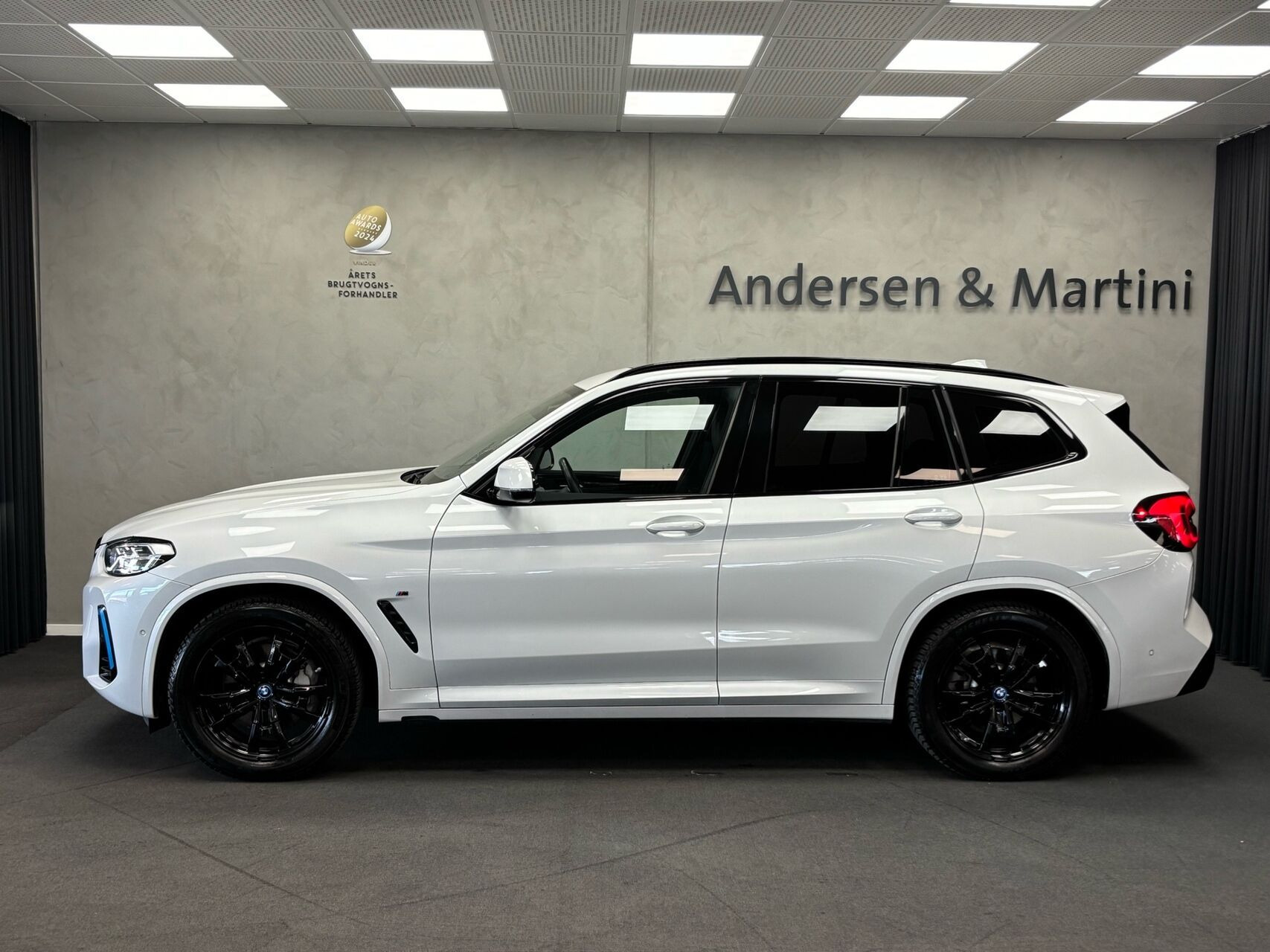 Hvid BMW iX3 fra 2022
