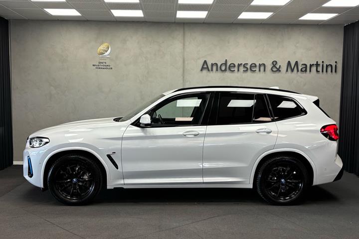 Hvid BMW iX3 fra 2022