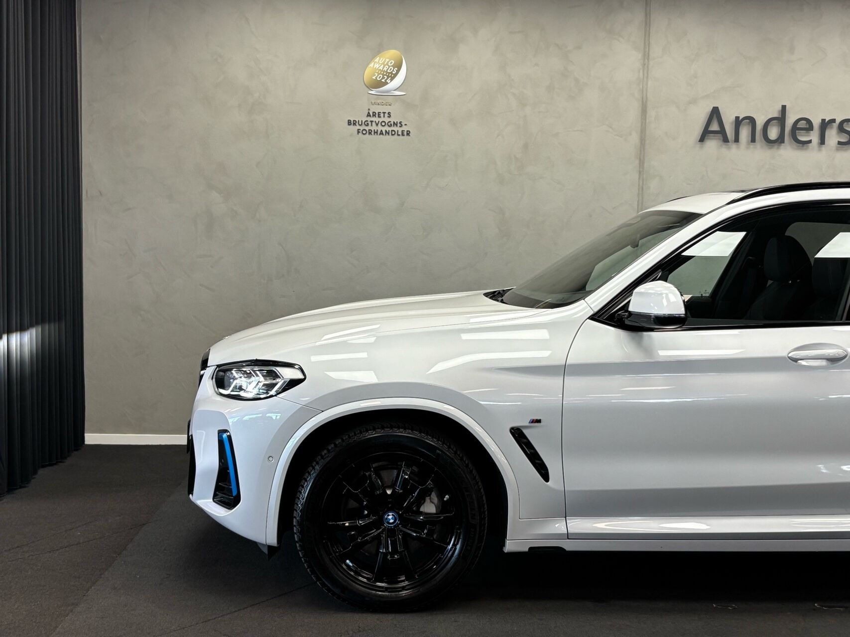 Hvid BMW iX3 fra 2022