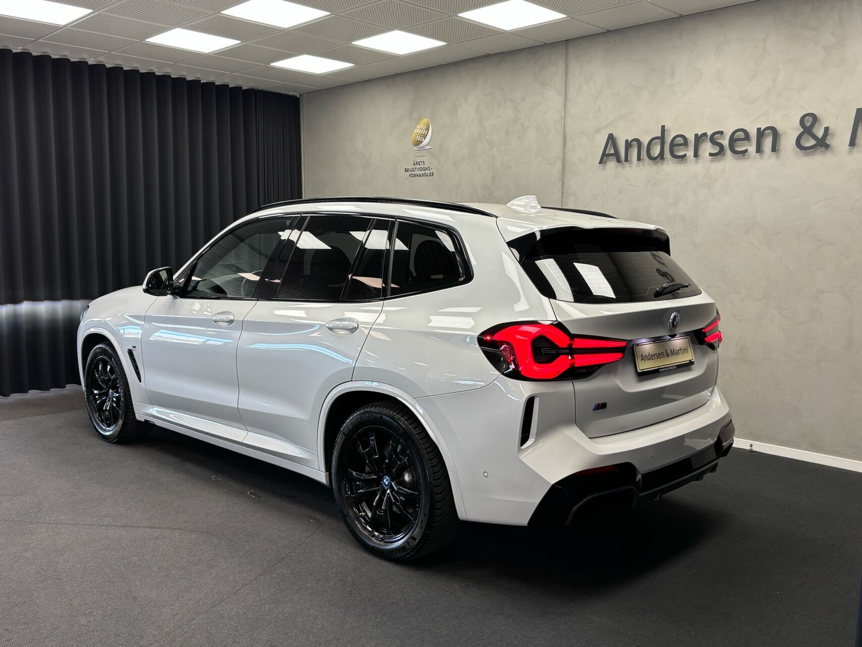 Hvid BMW iX3 fra 2022