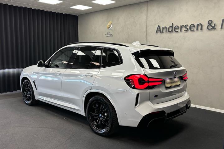 Hvid BMW iX3 fra 2022