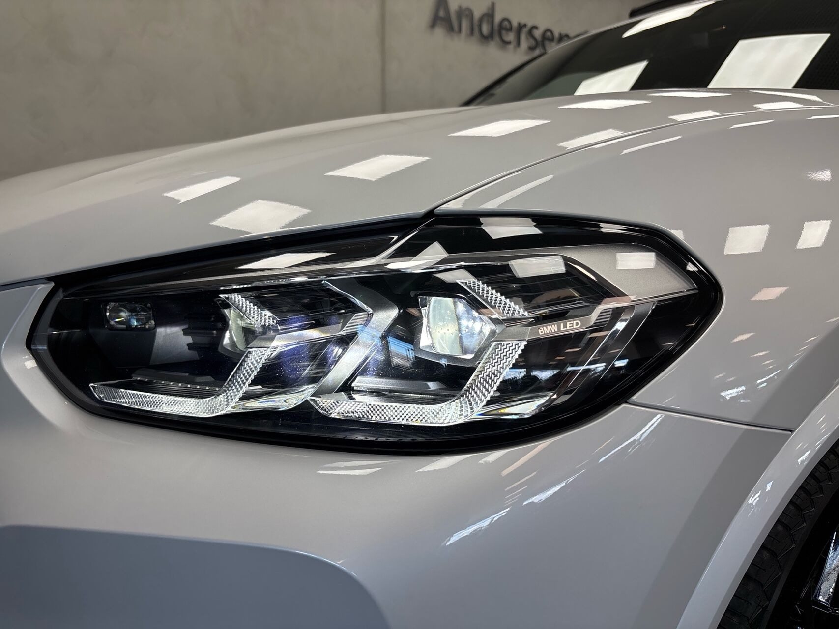 Hvid BMW iX3 fra 2022