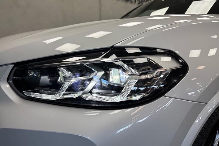 Hvid BMW iX3 fra 2022