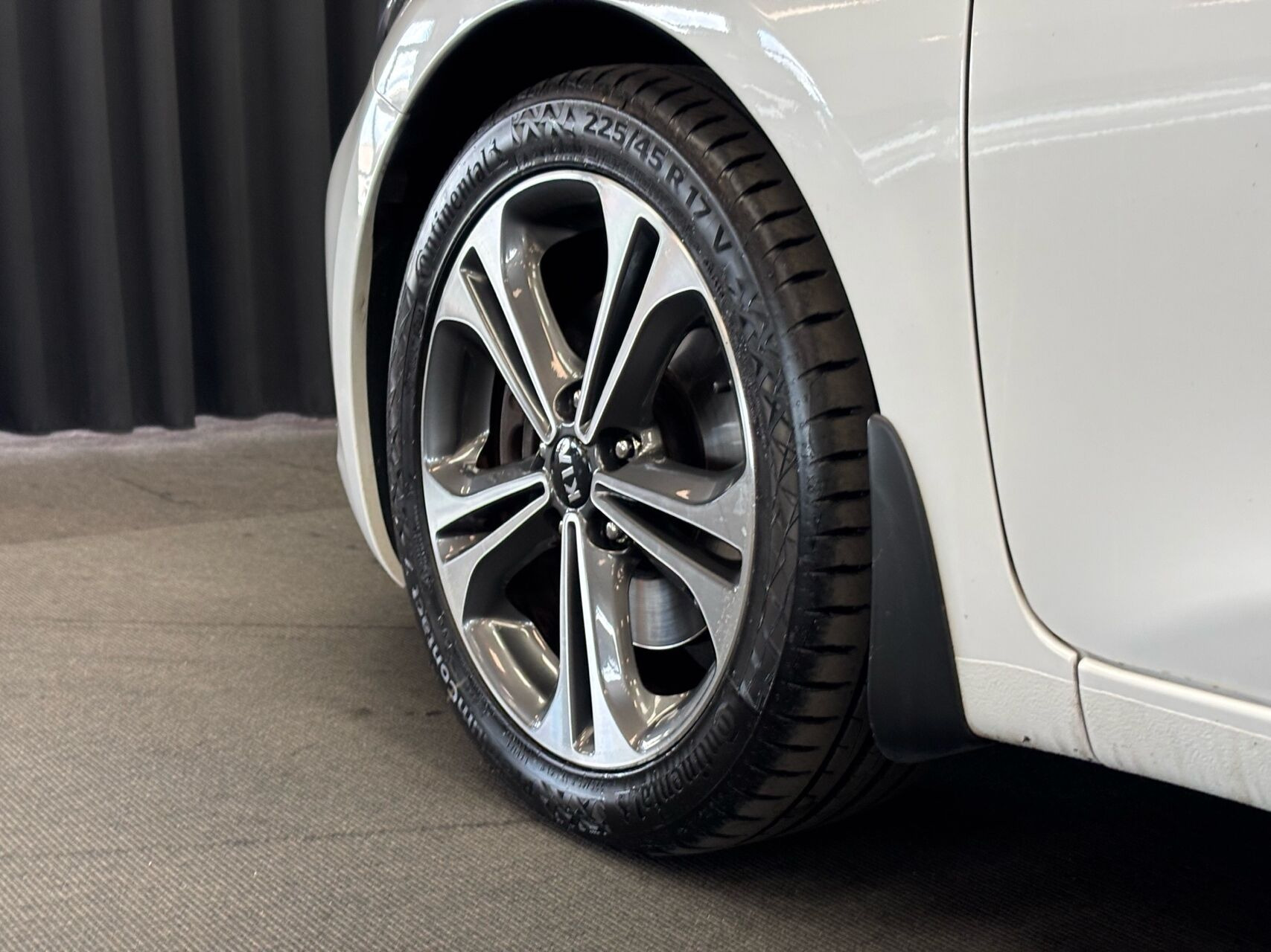 Hvid Kia Ceed fra 2018