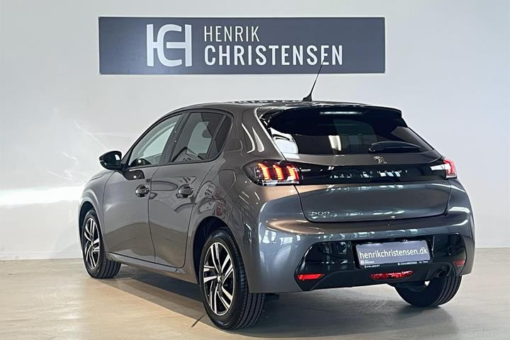 Grå Peugeot 208 fra 2023