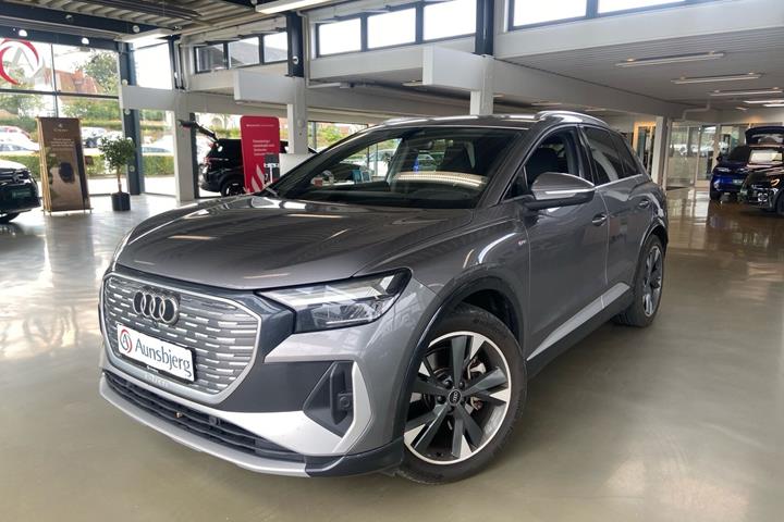 Grå Audi Q4 fra 2025