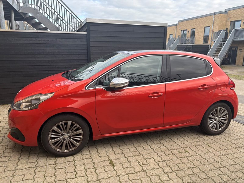 undefined Peugeot 208 fra 2017