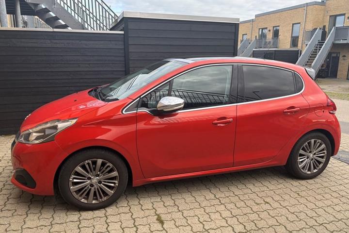 undefined Peugeot 208 fra 2017
