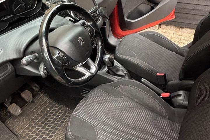 undefined Peugeot 208 fra 2017