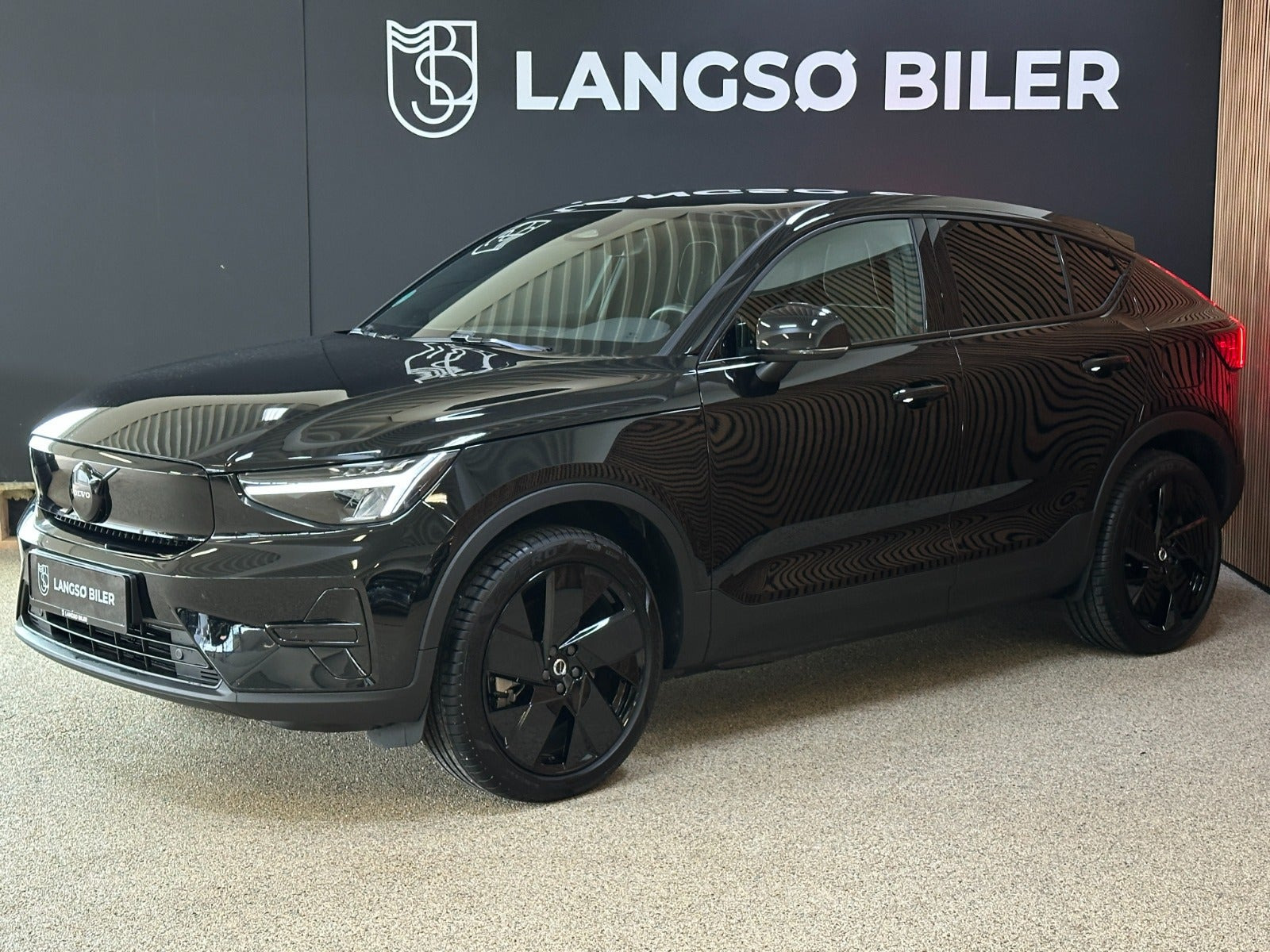 Volvo EC40 Extended Range Black Edition Plus