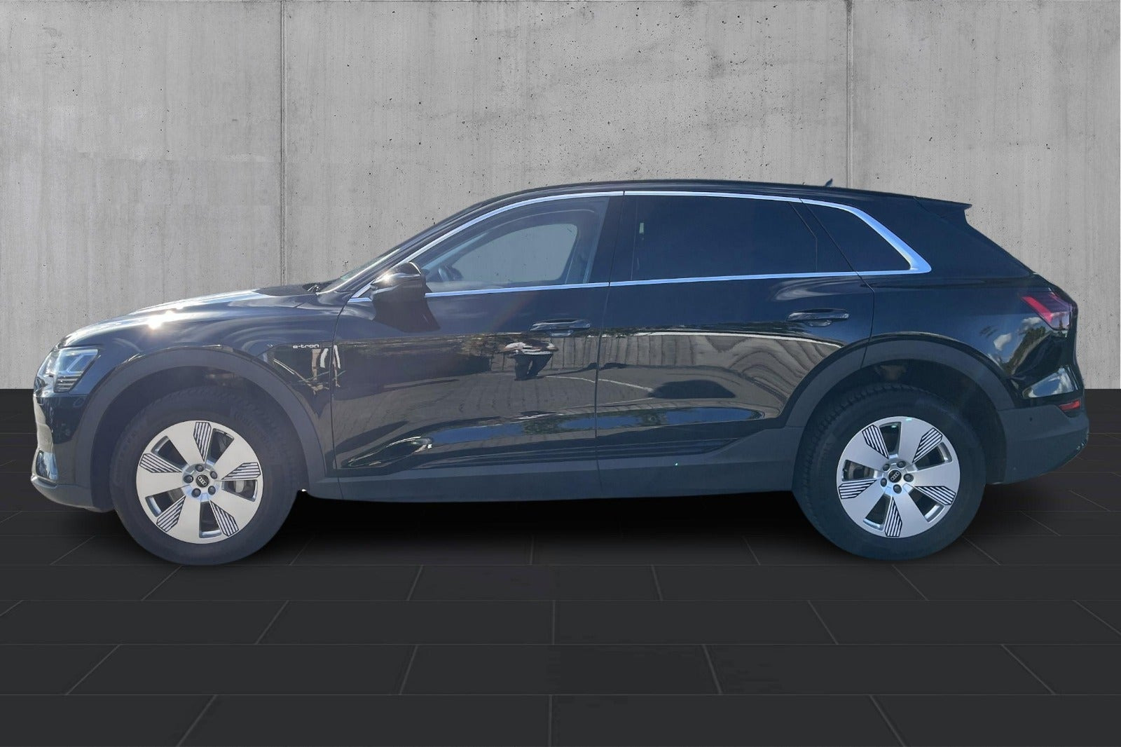 Sort Audi e-tron fra 2022