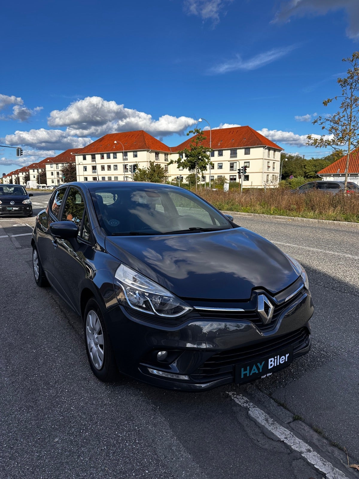 Grå Renault Clio IV fra 2017