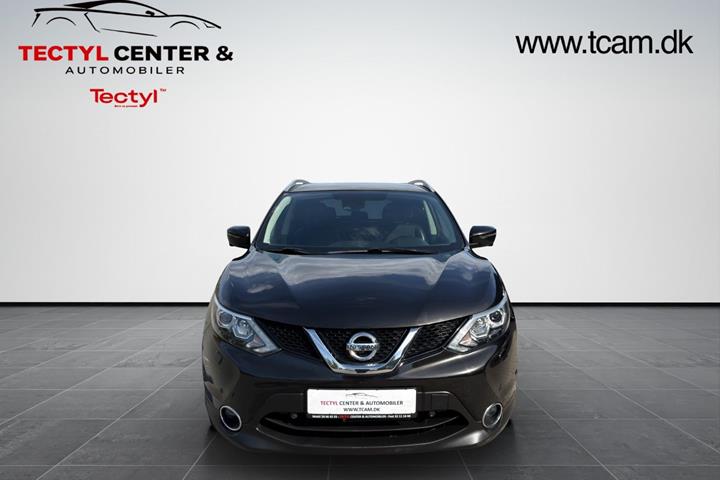 Sort Nissan Qashqai fra 2016