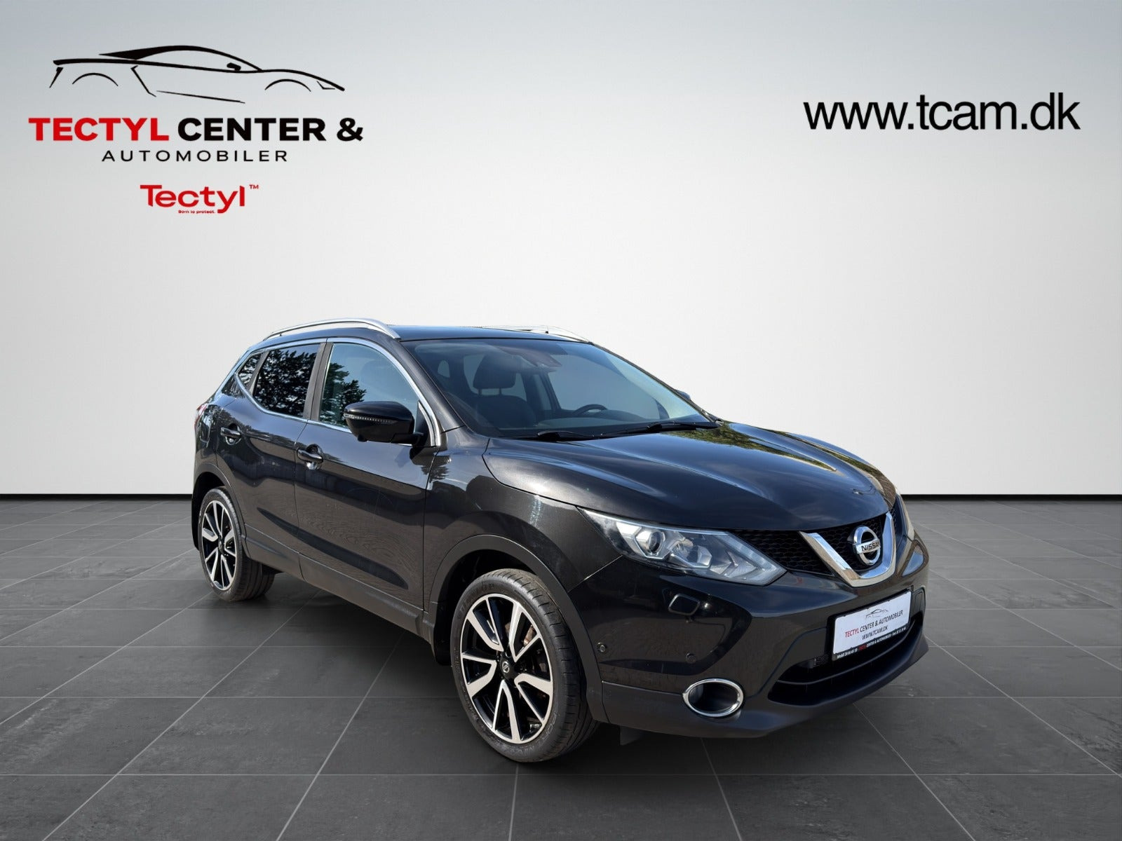 Sort Nissan Qashqai fra 2016