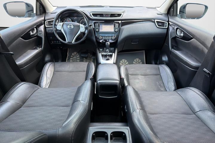 Sort Nissan Qashqai fra 2016