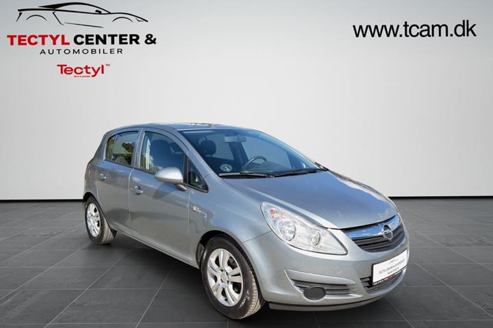 Rød Opel Corsa fra 2010