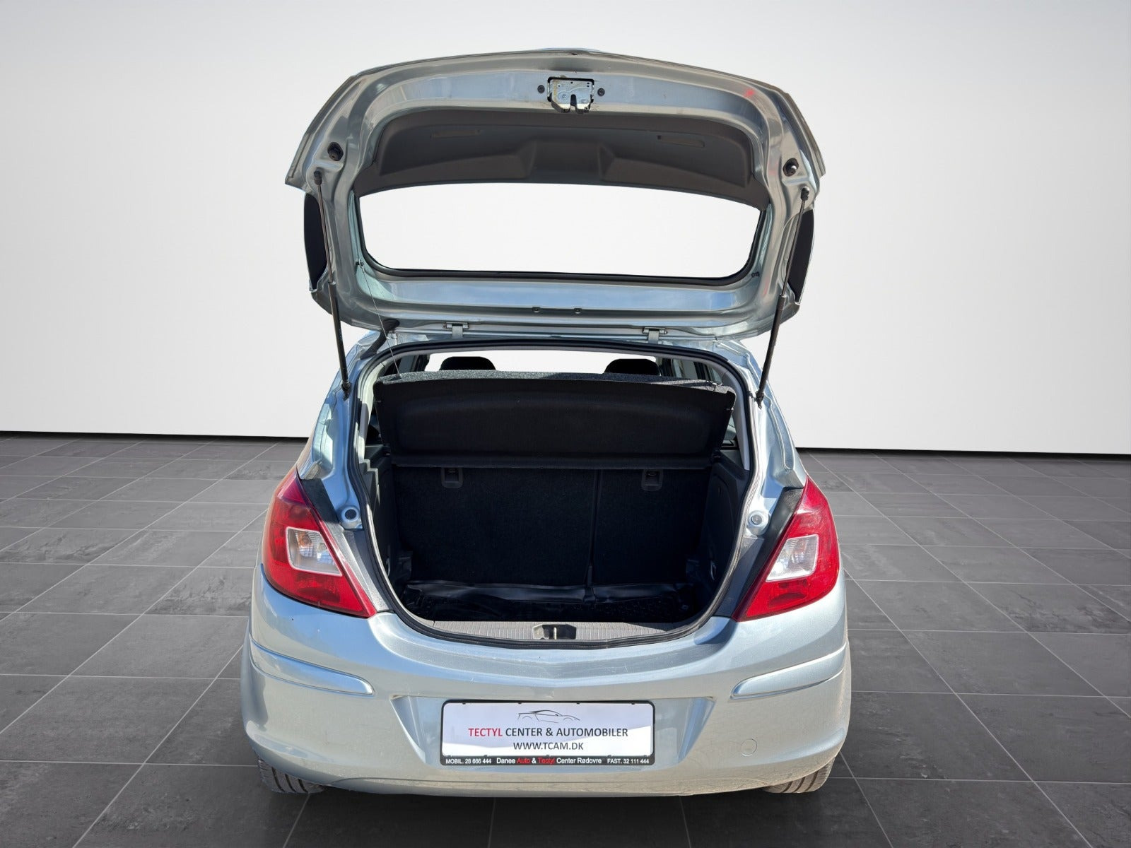 Rød Opel Corsa fra 2010