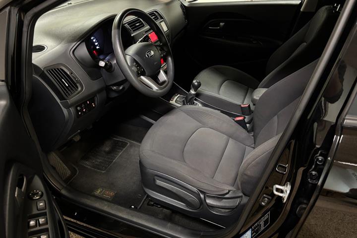 Sort Kia Rio fra 2014
