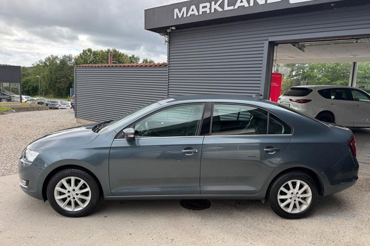 Grå Skoda Rapid fra 2018