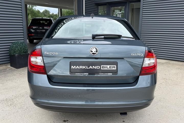 Grå Skoda Rapid fra 2018