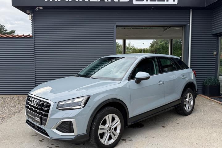 Grå Audi Q2 fra 2022