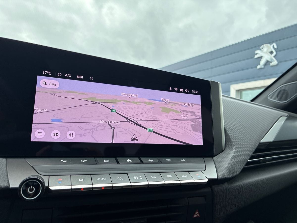Blå Opel Astra-e fra 2024