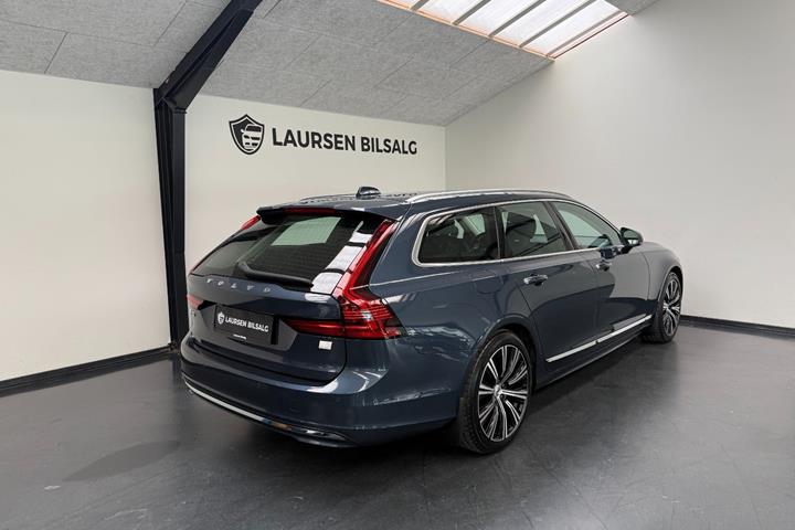 Blå Volvo V90 fra 2021