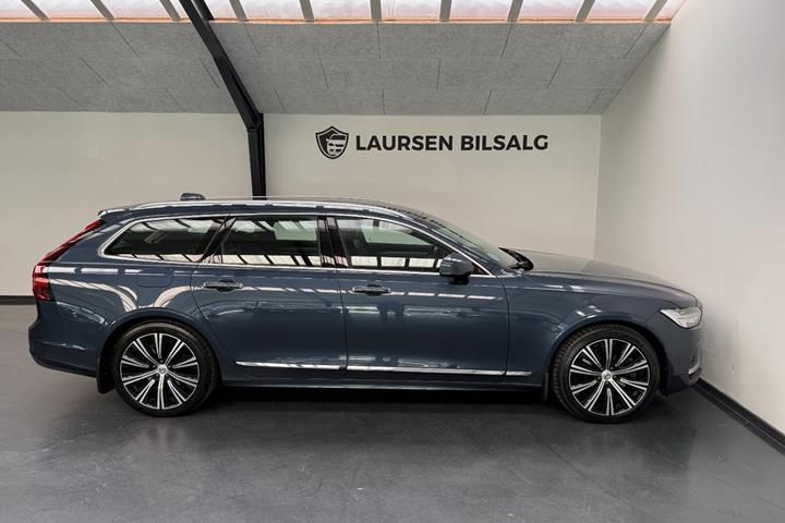 Blå Volvo V90 fra 2021