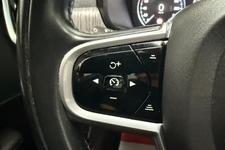 Blå Volvo V90 fra 2021