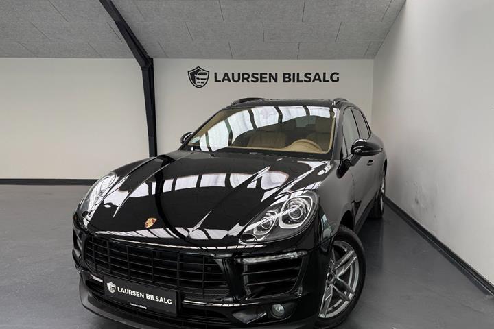 Sort Porsche Macan fra 2016