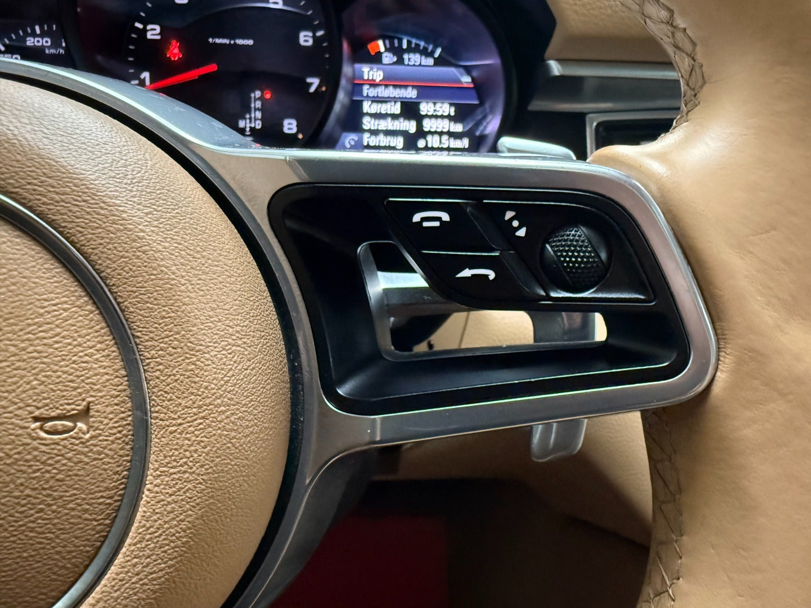 Sort Porsche Macan fra 2016