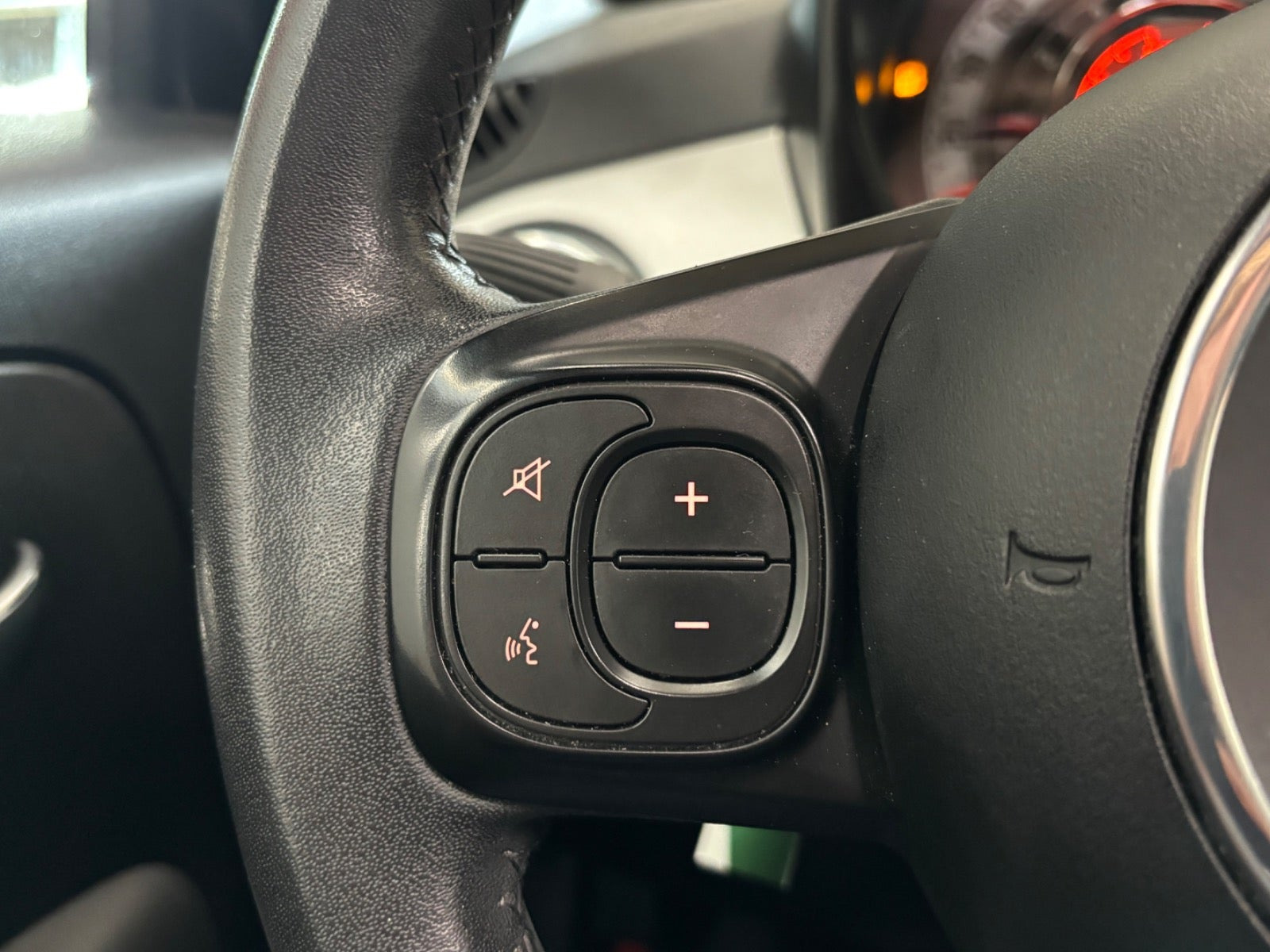 Sort Fiat 500 fra 2021