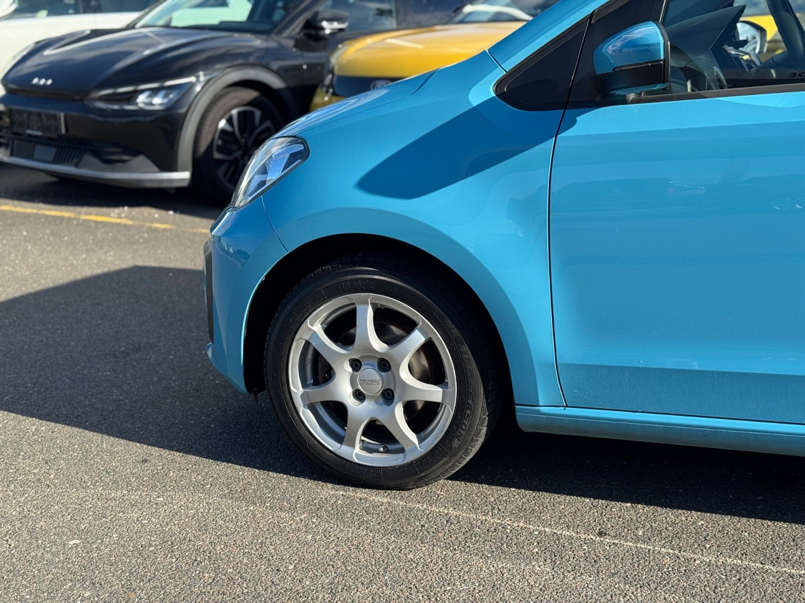 Blå VW UP! fra 2017