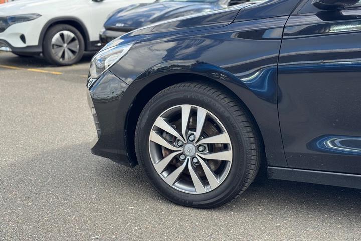 Sort Hyundai i30 fra 2019