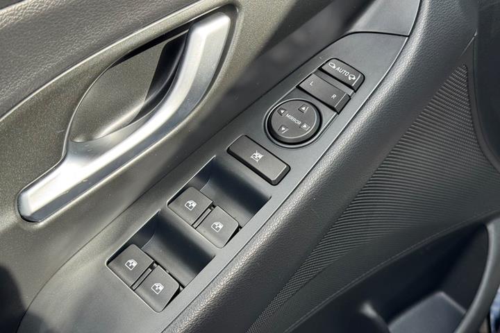 Sort Hyundai i30 fra 2019