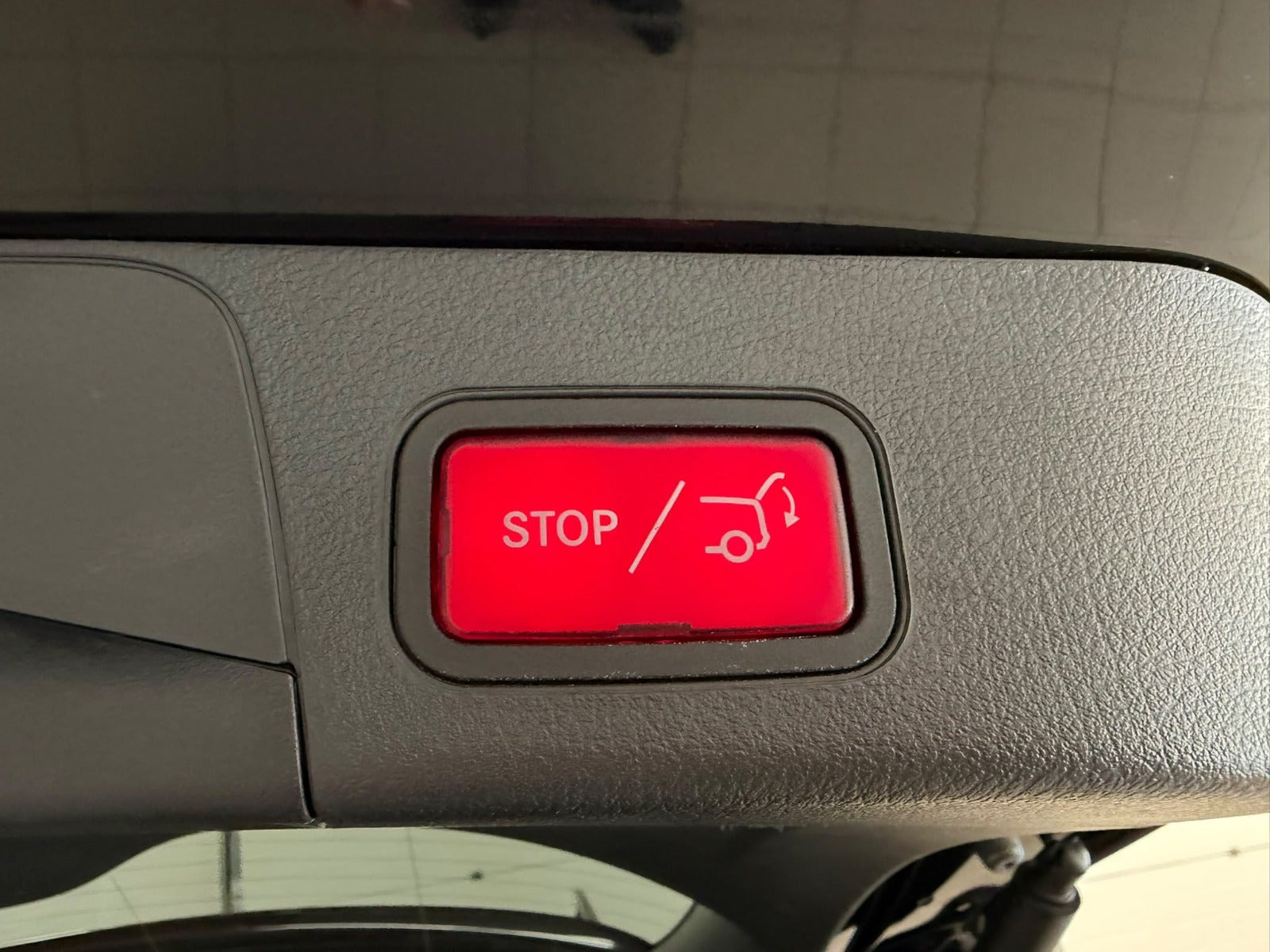 Sort Mercedes EQB250+ fra 2025