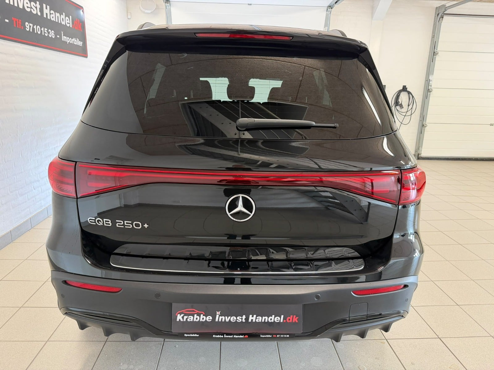 Sort Mercedes EQB250+ fra 2025