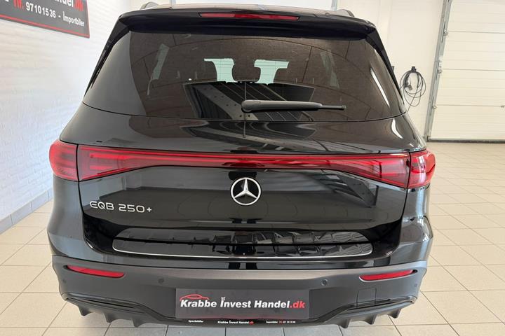 Sort Mercedes EQB250+ fra 2025