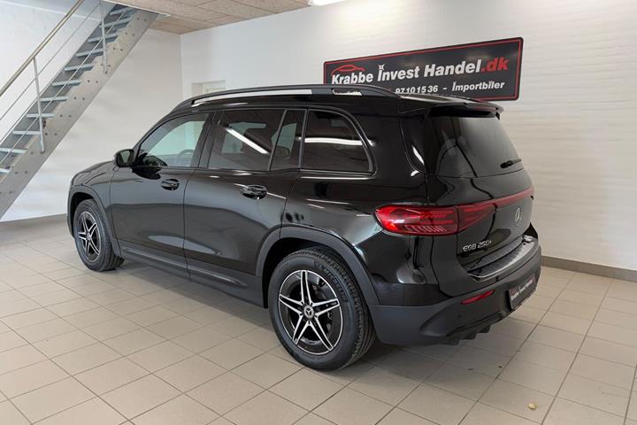 Sort Mercedes EQB250+ fra 2025