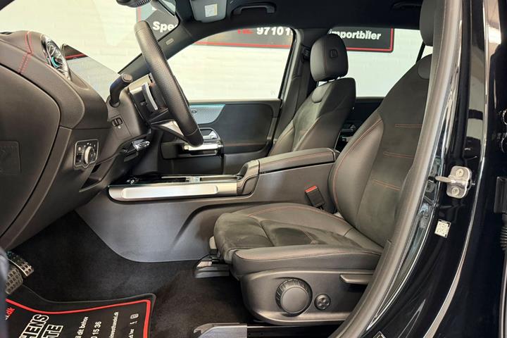 Sort Mercedes EQB250+ fra 2025