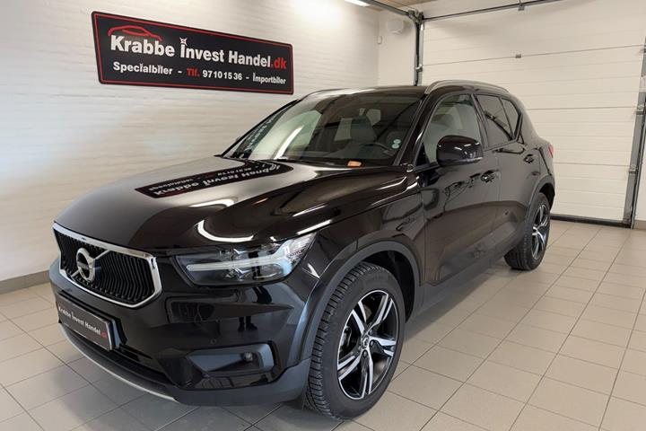 Sort Volvo XC40 fra 2018 set udefra