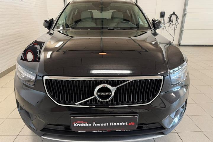 Sort Volvo XC40 fra 2018
