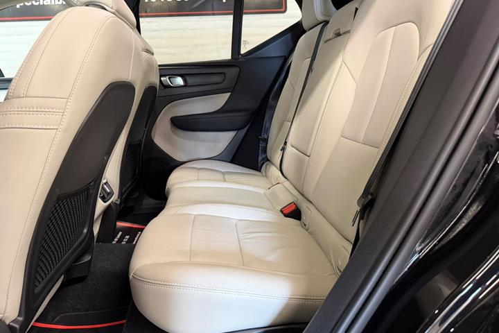 Sort Volvo XC40 fra 2018