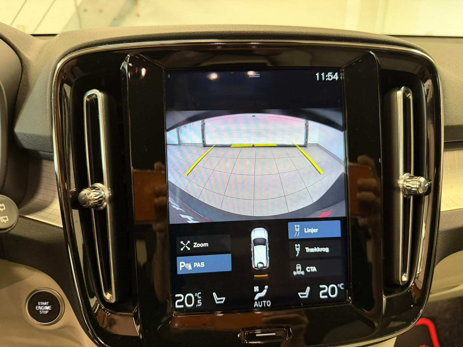 Sort Volvo XC40 fra 2018